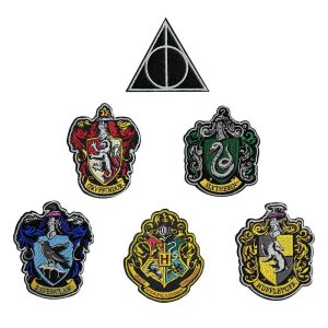 Set de 6 Écussons Deluxe Maisons Poudlard et Reliques de La Mort - Set complet 2