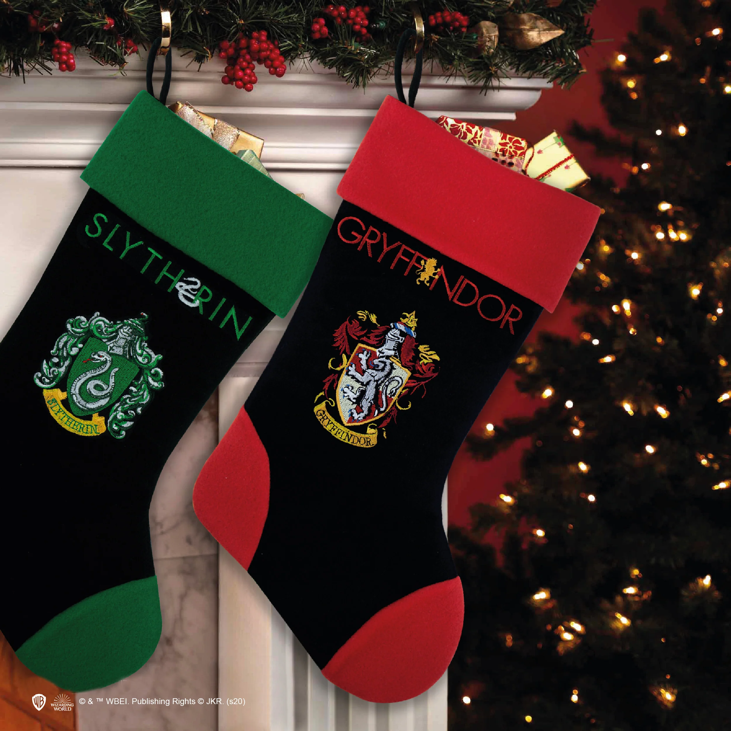 CR2801 Chaussette de Noel geante Gryffondor 2