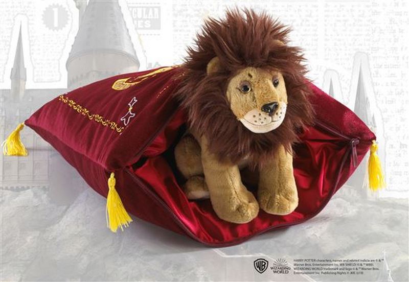 NN7042 Harry Potter Gryffindor House Plush Toy and Cushion 2