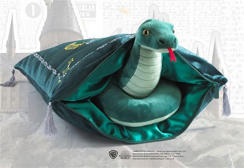 NN7043 Peluche et coussin de la Maison de Serpentard Harry Potter 2