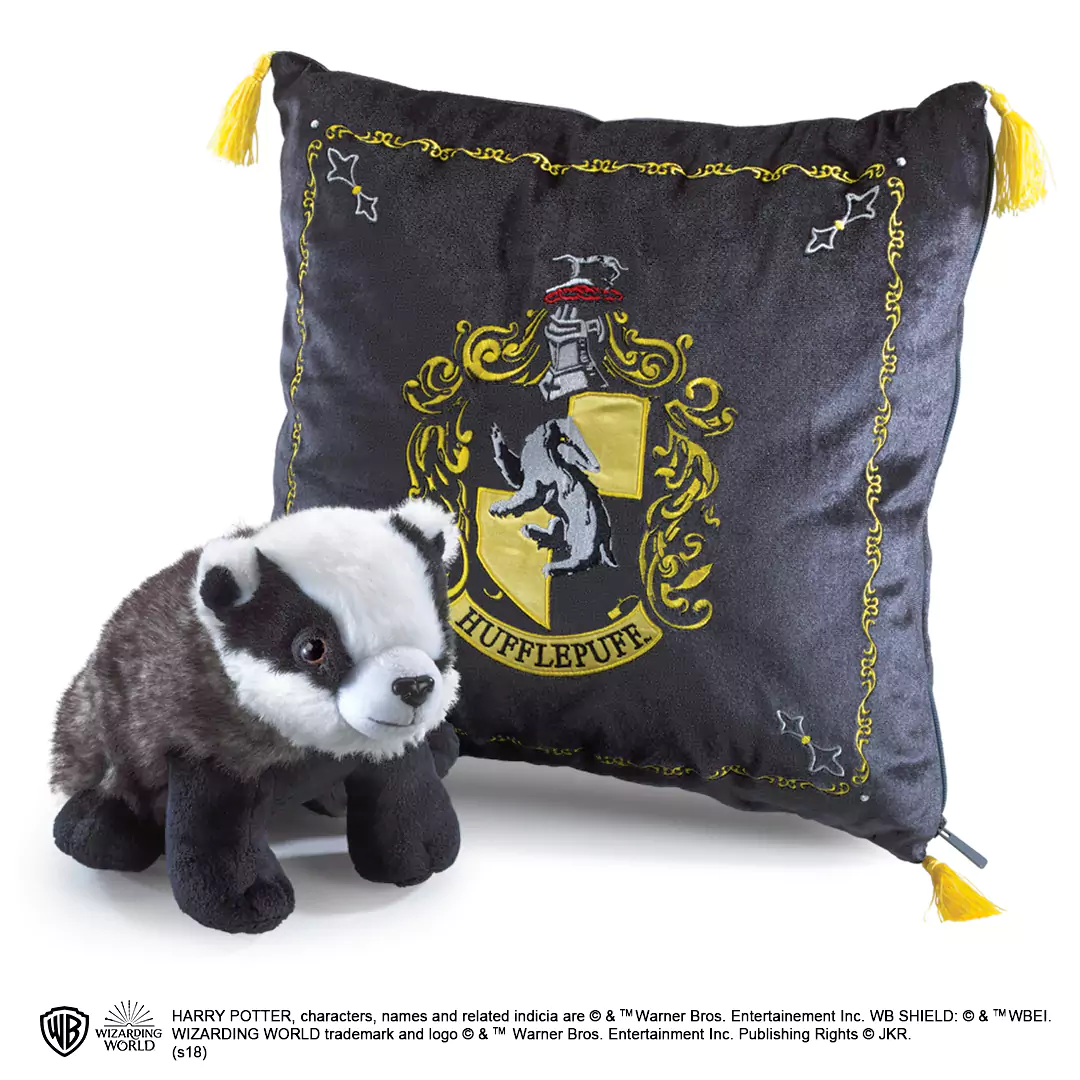 NN7045 Peluche et coussin de la Maison de Poufsouffle Harry Potter 1