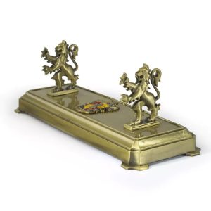 NN9522 Presentoir Gryffondor pour baguette Harry Potter 1
