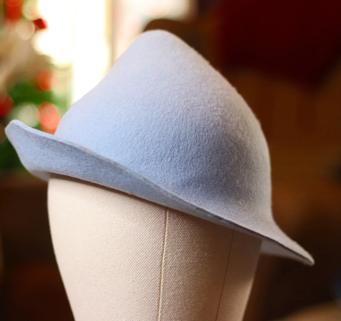 Chapeau de sorcier a la francaise Beauxbatons 1