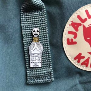 Pins Skele gro 4
