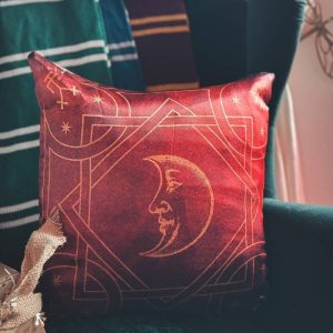 Housse de Coussin du Bureau du Directeur The Wizarding Trunk