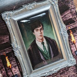 Pins Portrait du Seigneur des Tenebres Jeune The Wizarding Trunk 2
