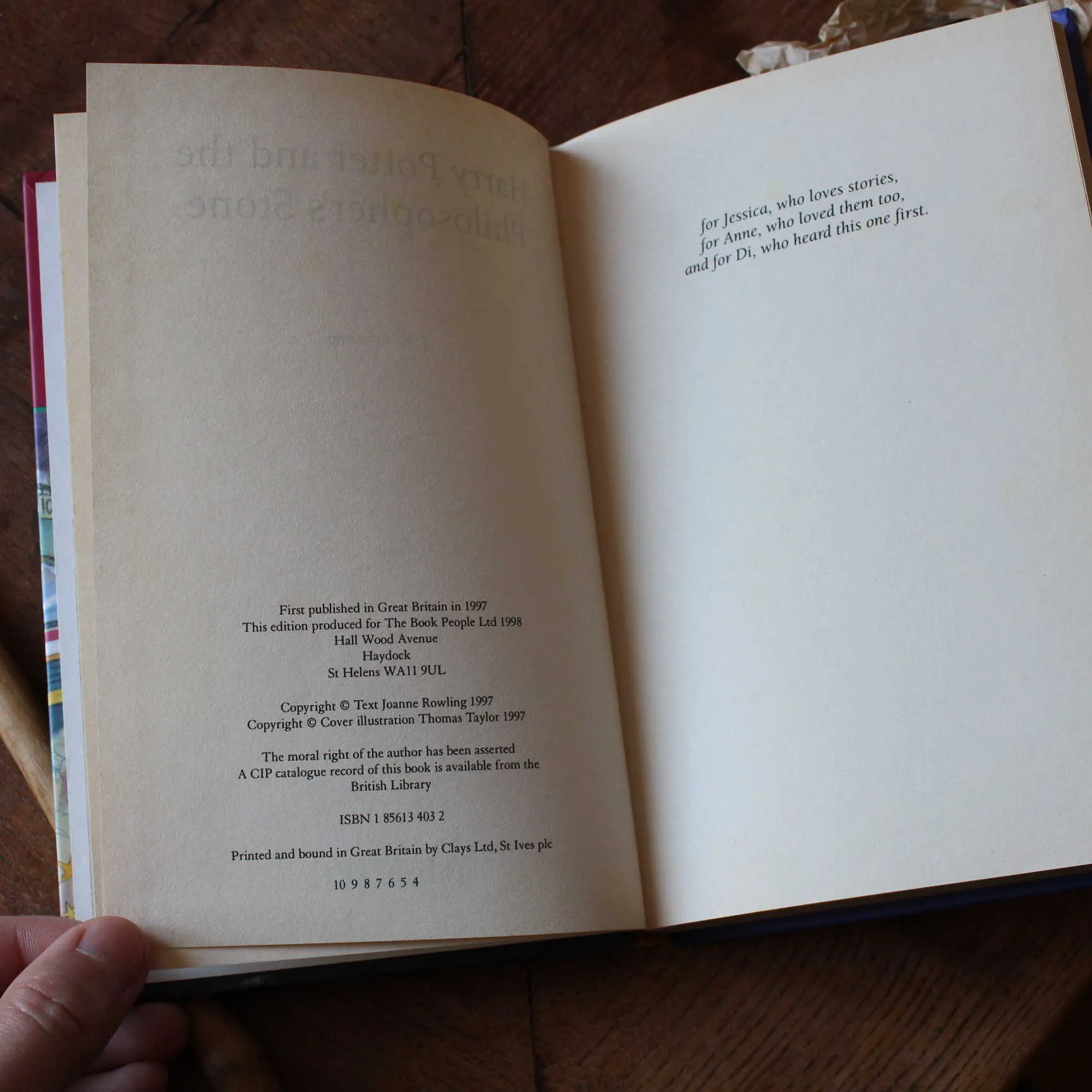 T1 HB1 E4 Harry Potter and the Philosopher's Stone Hardcover Ted Smart (6)