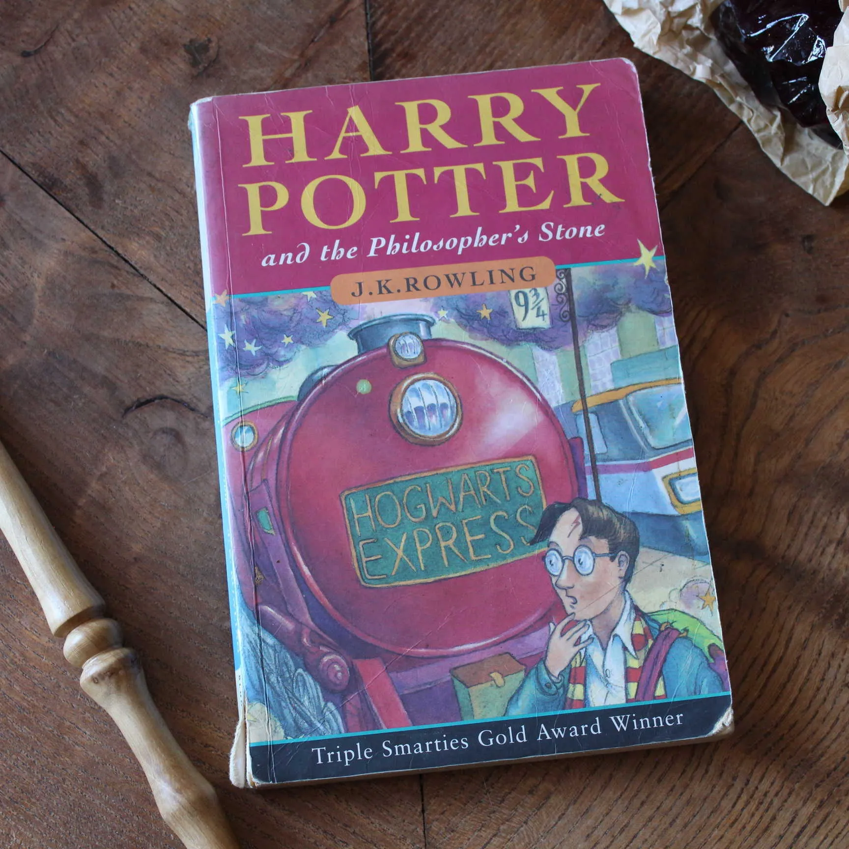 T1 PB4 E64 Harry Potter and the Philosopher's Stone Paperback Bloomsbury (2)
