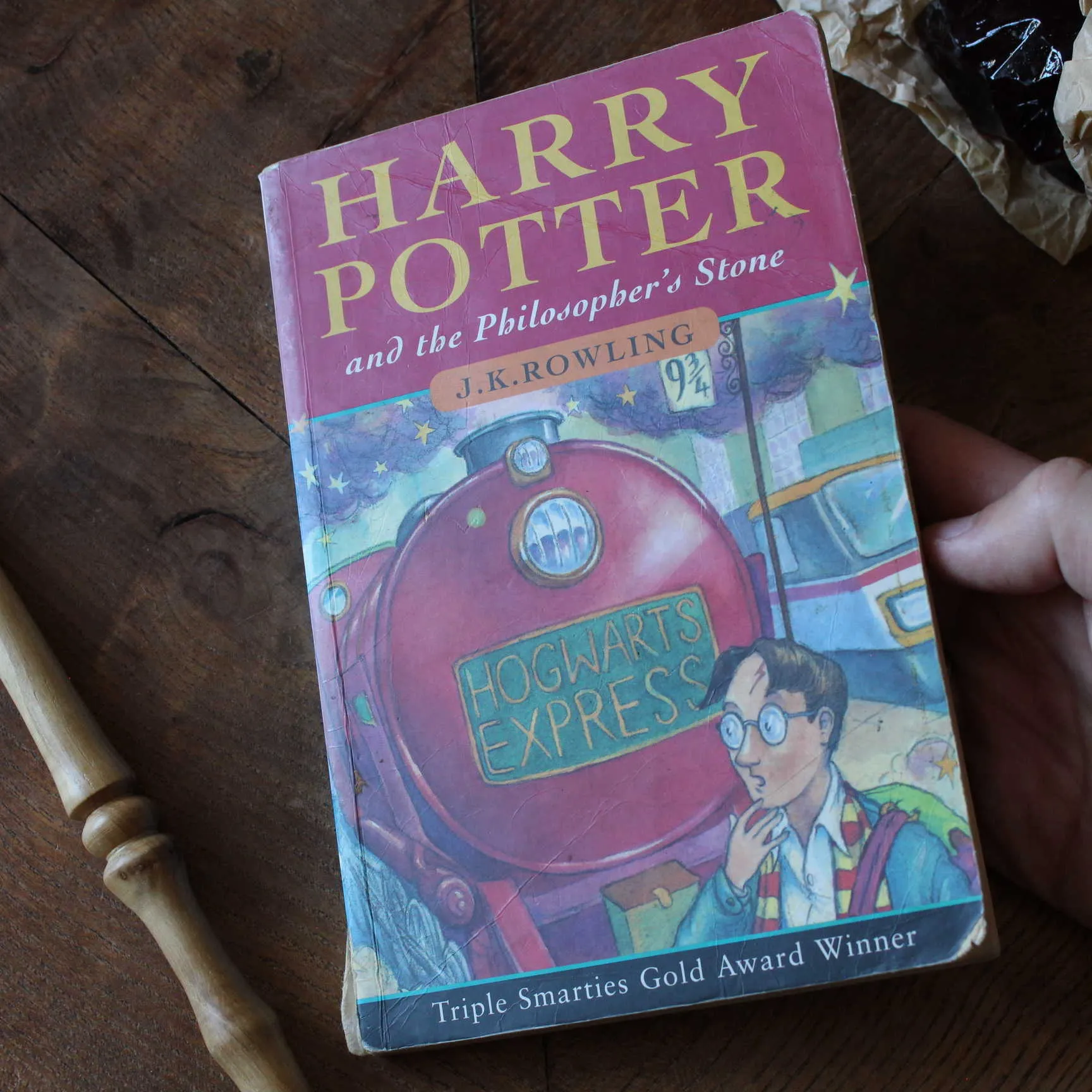T1 PB4 E64 Harry Potter and the Philosopher's Stone Paperback Bloomsbury (5)