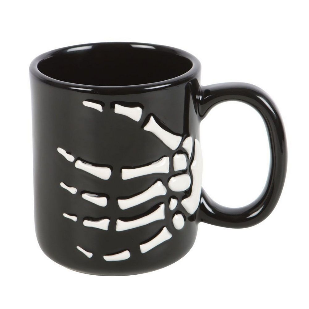 mug à main de squelette something different