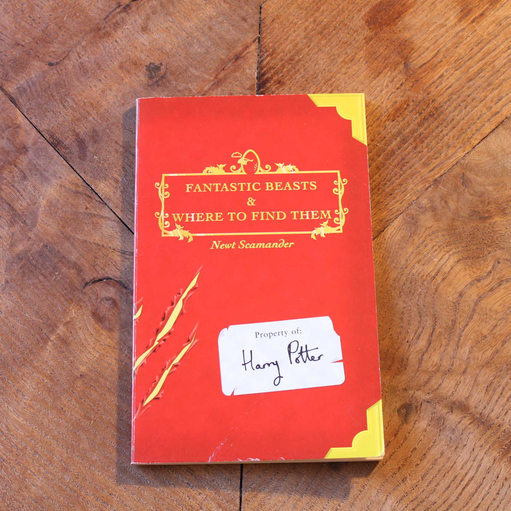 livre harry potter the tales of beedle the bard 1st edition (copie)
