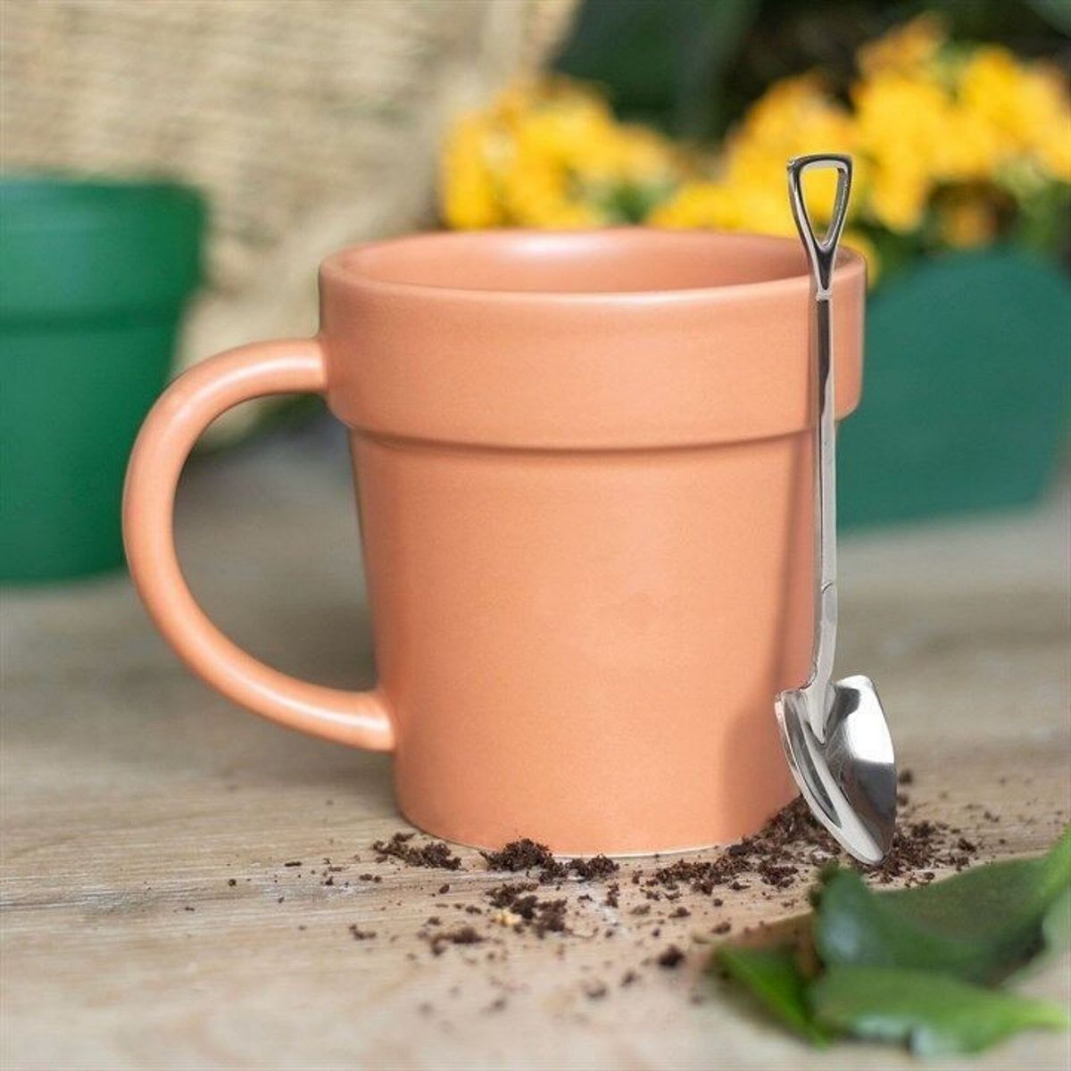 tasse en forme de pot de fleurs et sa cuillère pelle something different