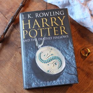 livre harry potter and the deathly hallows bloomsbury adult 1st edition (copie)