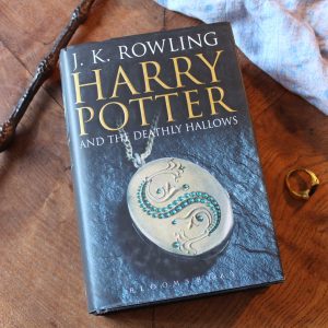 livre harry potter and the deathly hallows bloomsbury adult 1st edition 3 (copie)