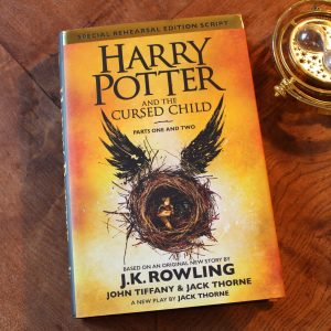 livre harry potter and the cursed child hardback 3 (copie)