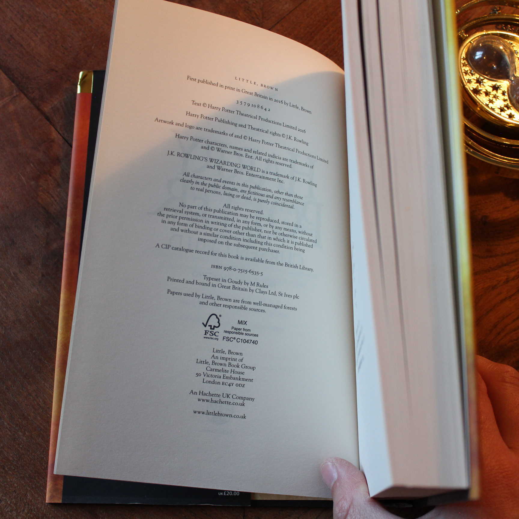 livre harry potter and the cursed child hardback 3 (copie)