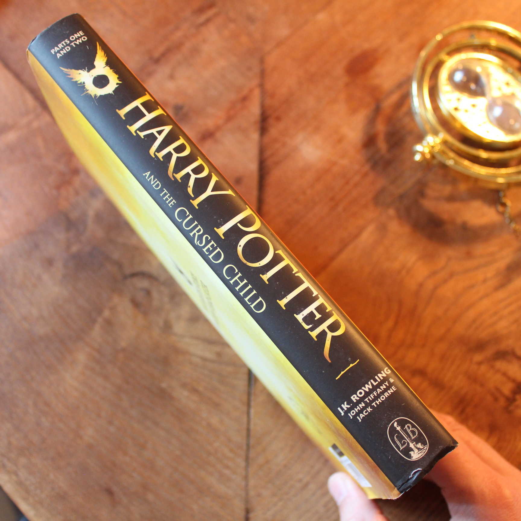 livre harry potter and the cursed child hardback 3 (copie)