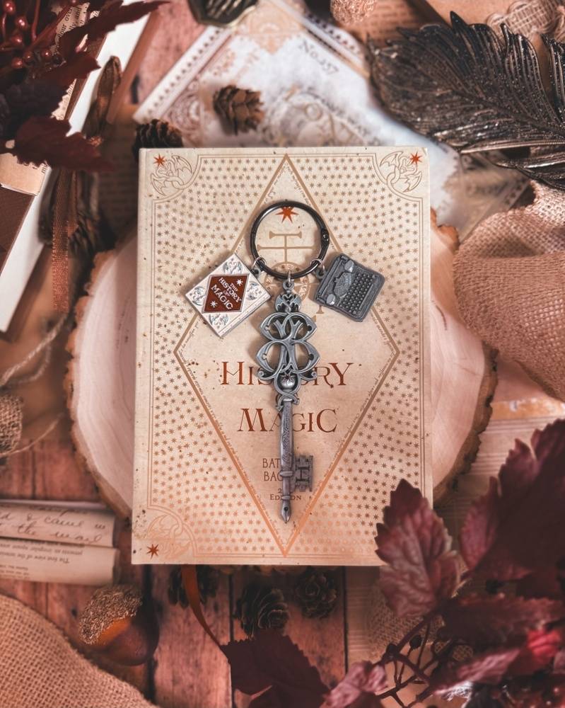 clé de l'historienne de la magie the wizarding trunk