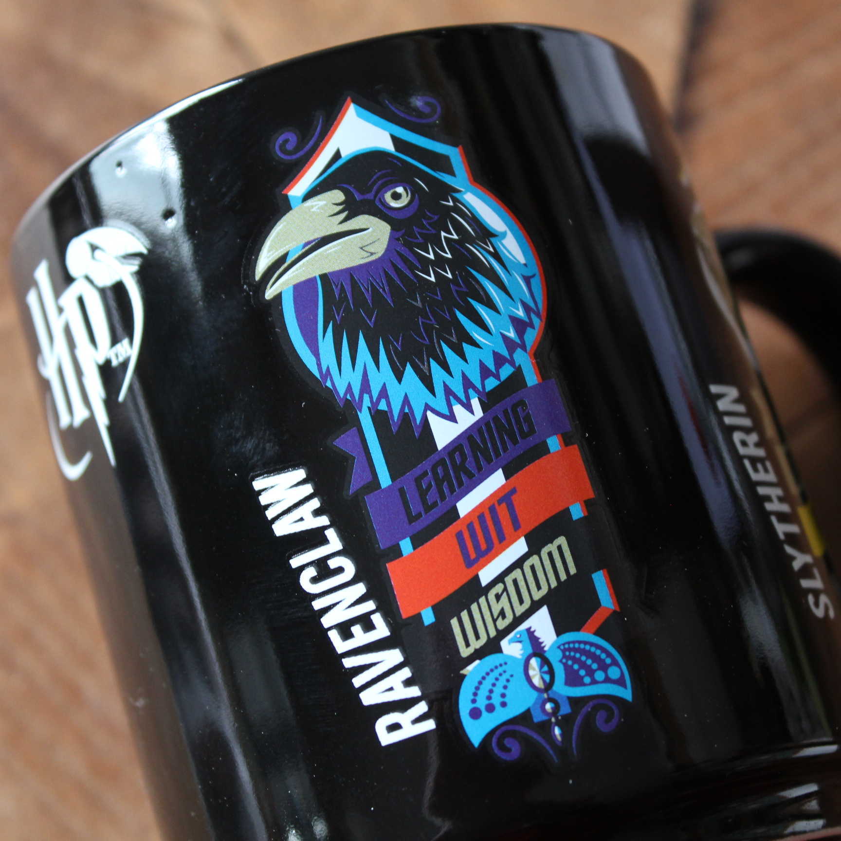 mug des quatre maisons de poudlard phosporescent