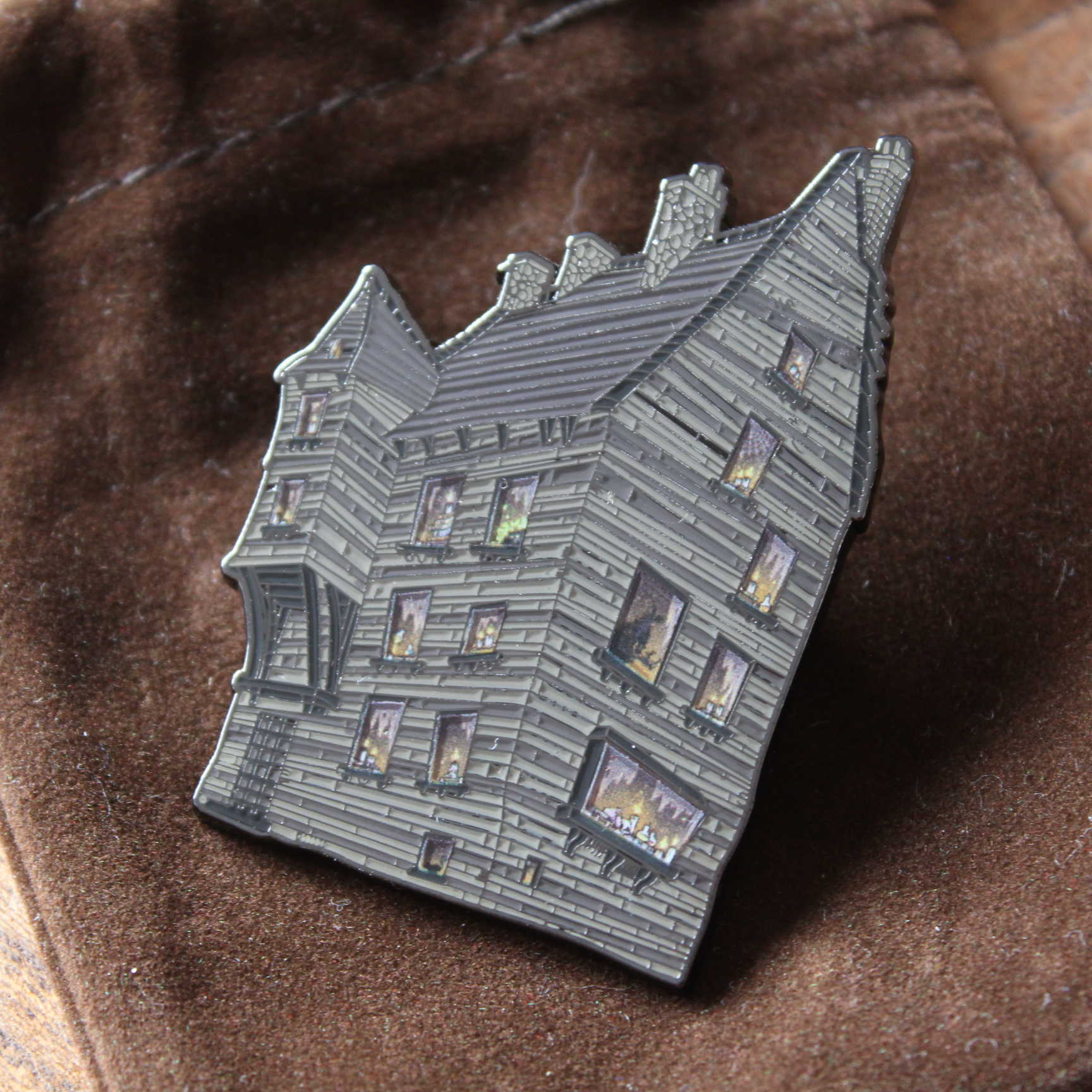 pin's de la cabane hurlante the wizarding trunk