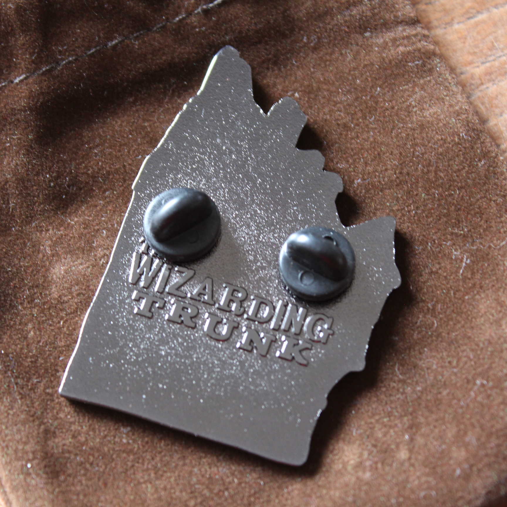 pin's de la cabane hurlante the wizarding trunk