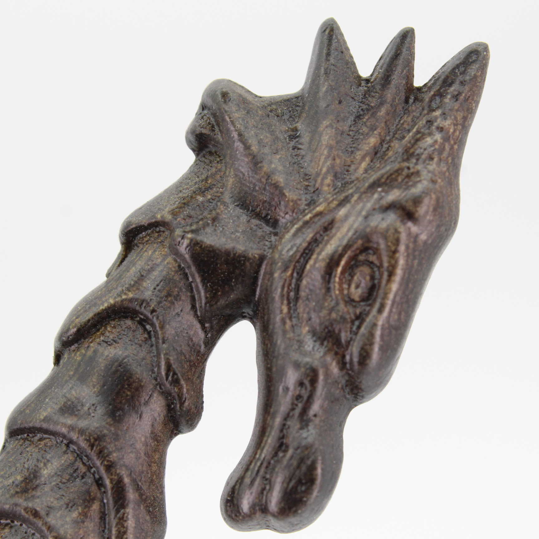 baguette magique en bois sculpté dragon ou sombral handicraftviet