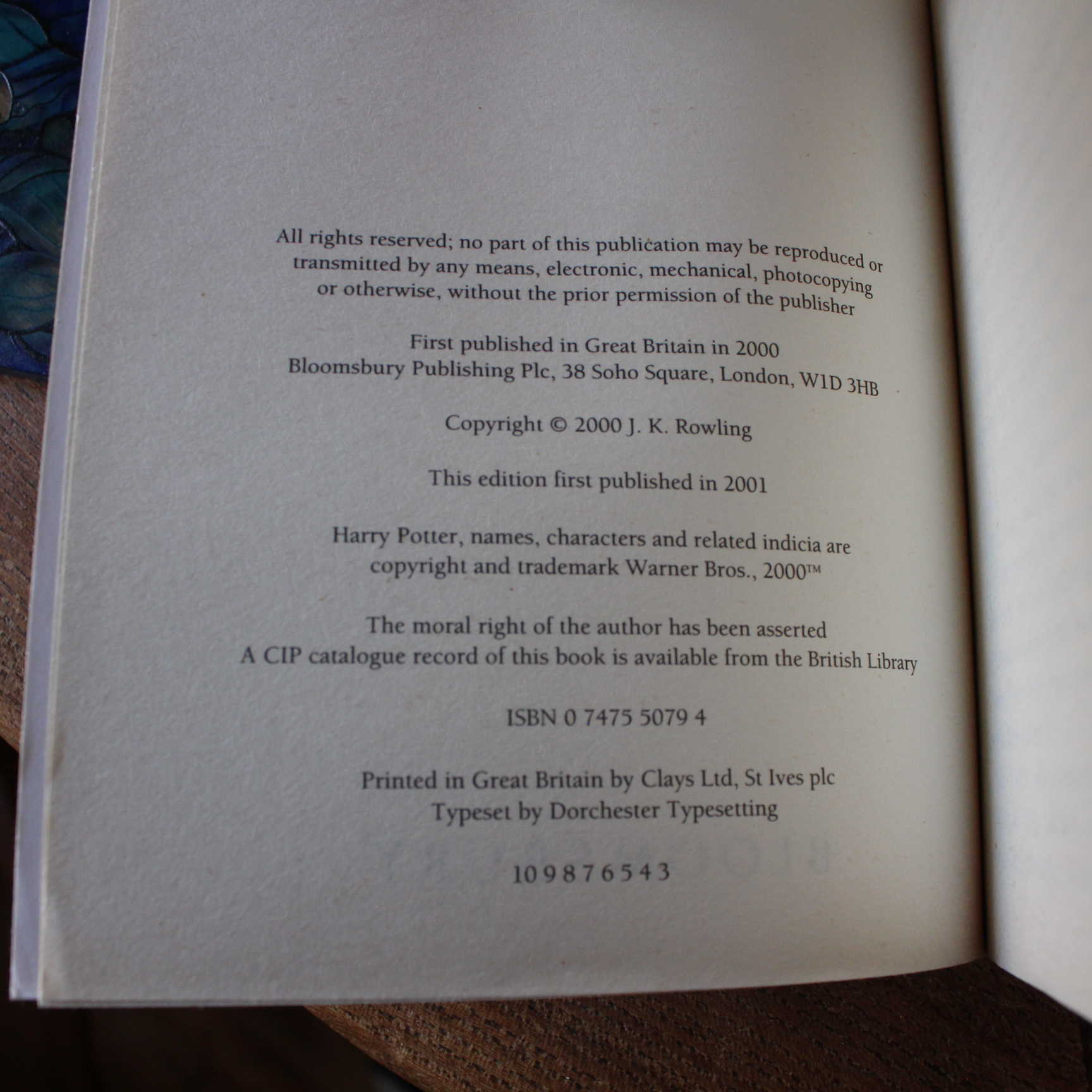 livre harry potter and the prisoner of azkaban paperback bloomsbury version adulte (copie)