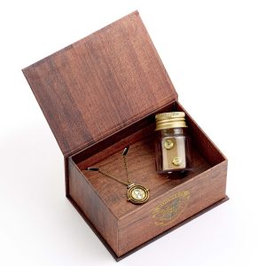 coffret cadeau hermione collier et boucles d'oreilles retourneur de temps the carat shop