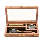 Coffret Télescope, Boussole & Loupe – Accessoires du Gentleman Explorateur 2 coffret télescope, boussole & loupe – accessoires du gentleman explorateur