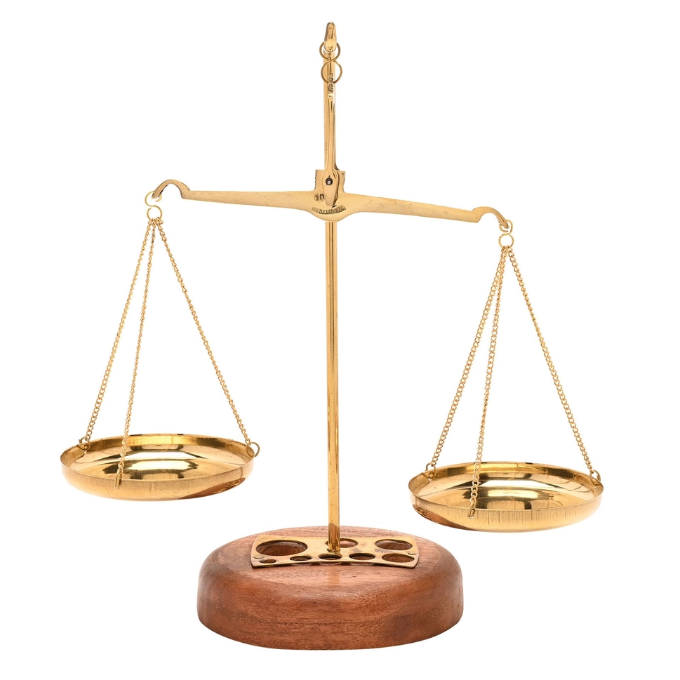 balance d’apothicaire en laiton – accessoire de bureau & cabinet de potions