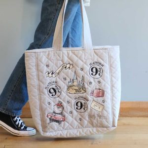 tote bag en velours brodé voie 9 3/4 the carat shop