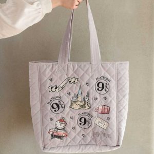 tote bag en velours brodé voie 9 3/4 the carat shop