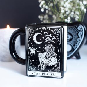 mug en forme de livre the reader something different