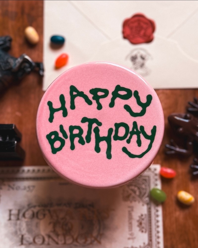 support à cupcake "happy birthday" the wizarding trunk