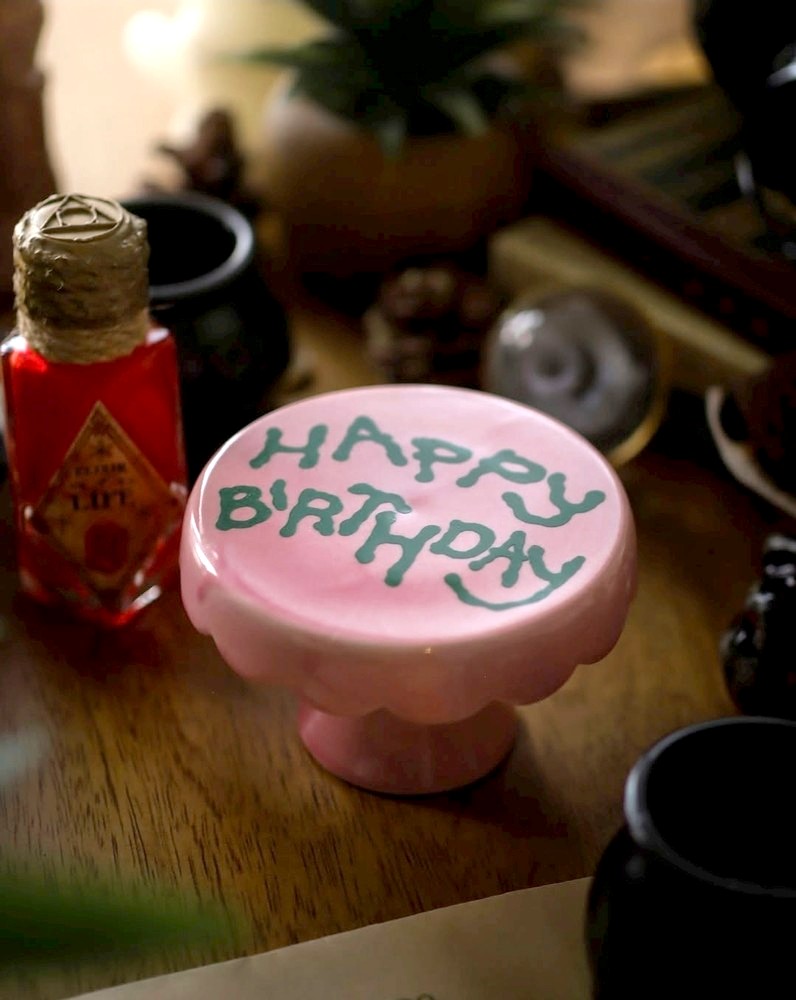 support à cupcake "happy birthday" the wizarding trunk