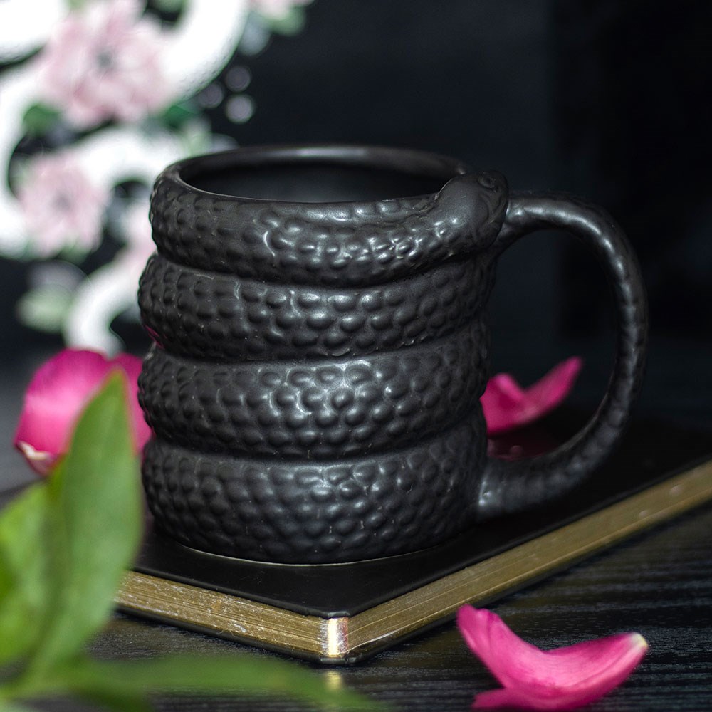 mug en forme de serpent noir something different